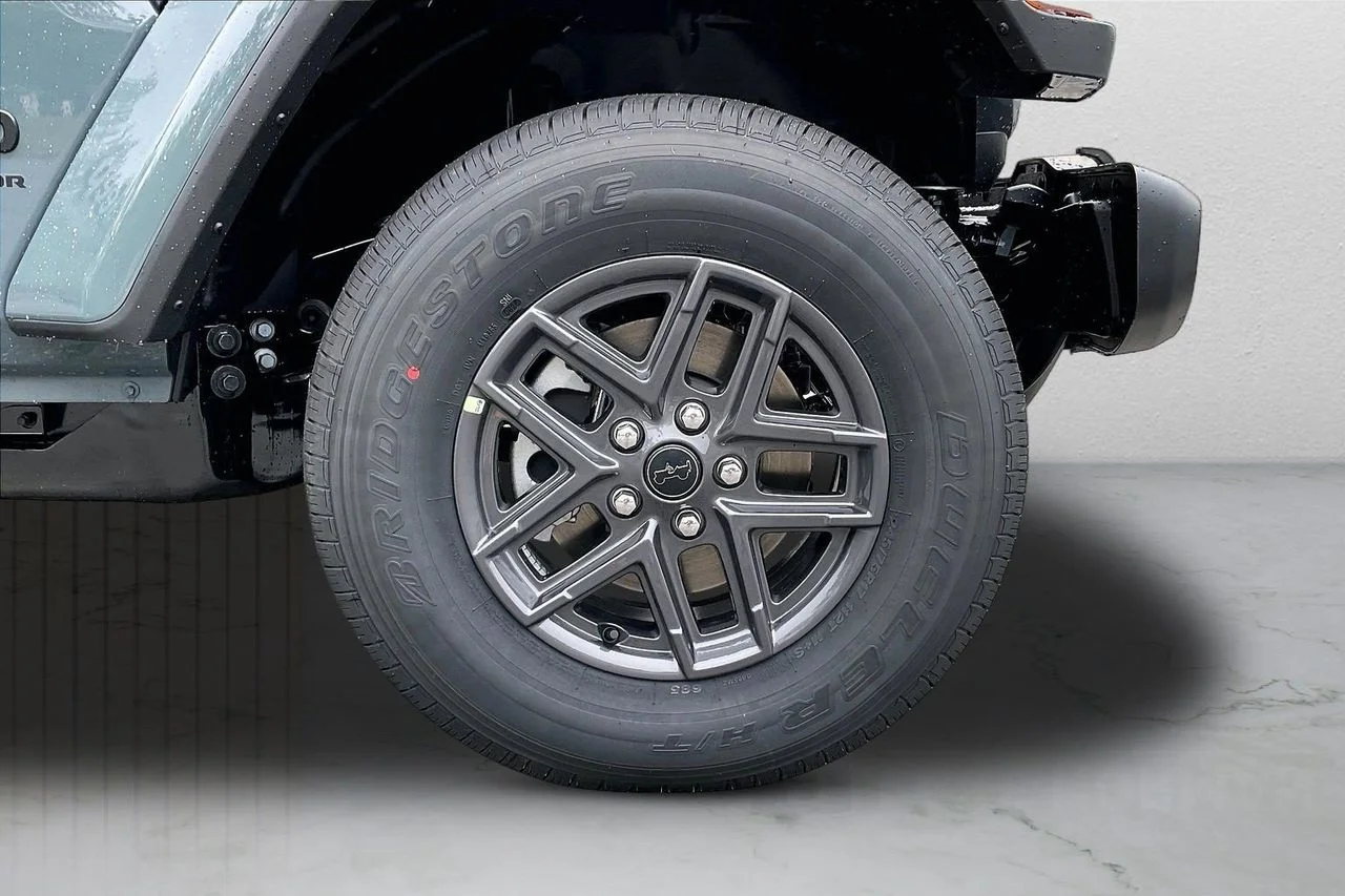 New 2026 Anvil Clear-Coat Exterior Paint Jeep Sport S image 31