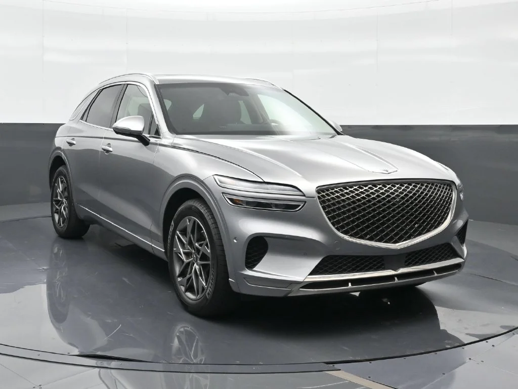Used 2023 Silver Genesis 2.5T image 4