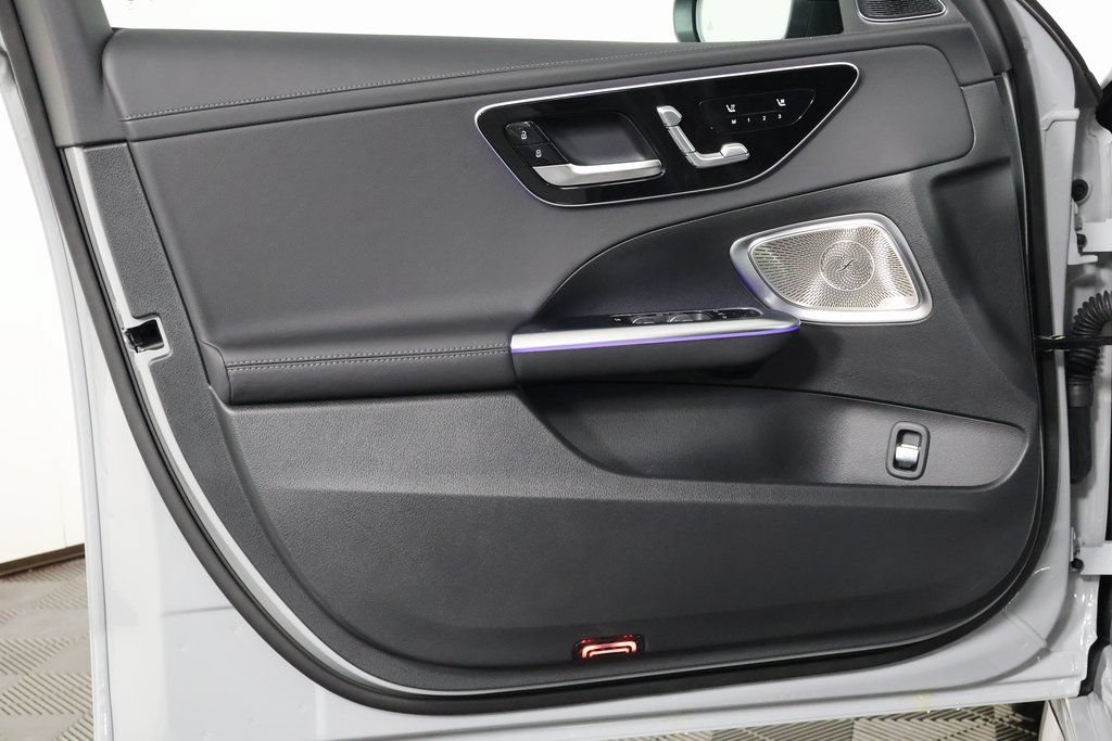 New 2026 MANUFAKTUR Alpine Grey Mercedes-Benz AMG® C 43 4MATIC® Sedan image 17