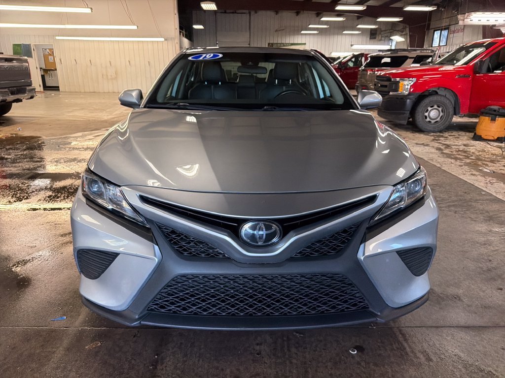 Used 2019 Silver Toyota SE image 8