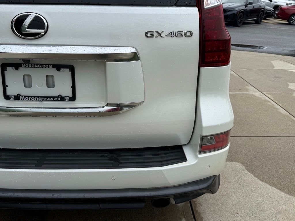 Used 2022 White Lexus 460 image 14