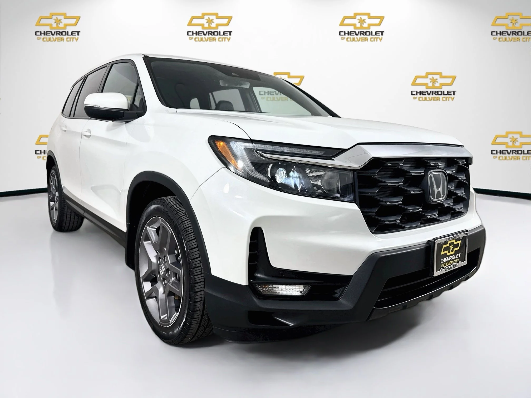 Used 2022  Honda EX-L image 1