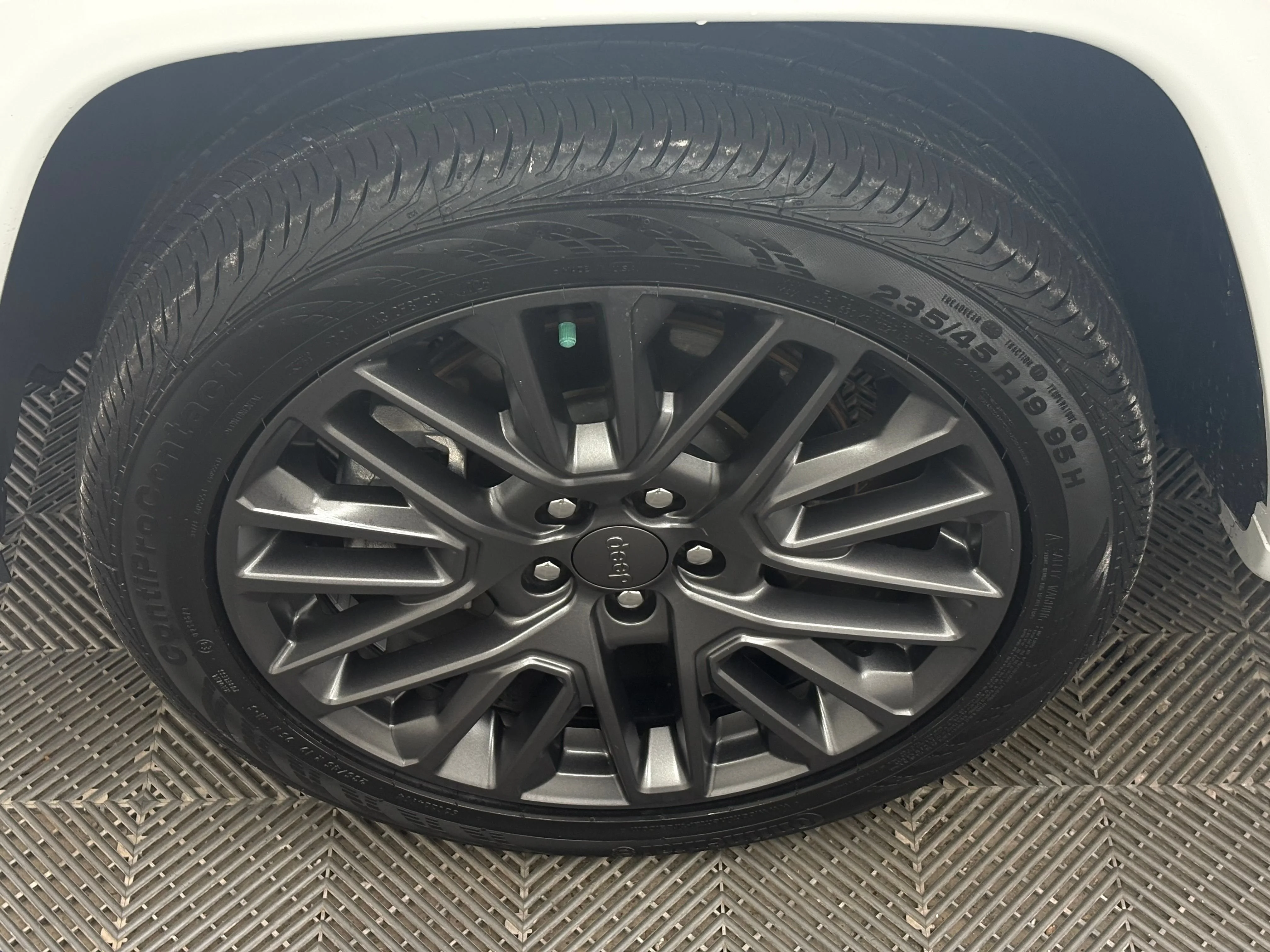 Used 2023 White Jeep High Altitude image 13