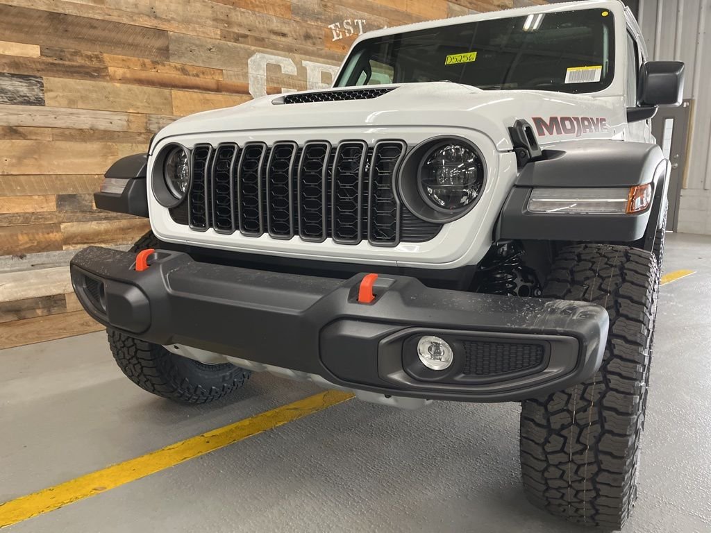 New 2026 Bright White Clear-Coat Exterior Paint Jeep Mojave image 14
