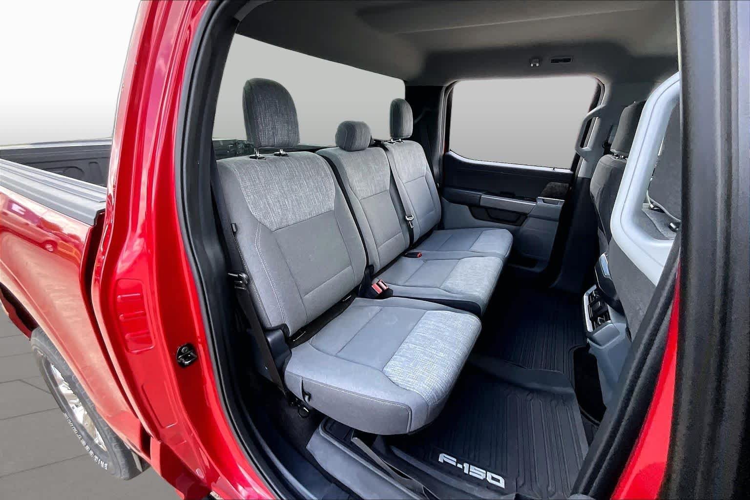 Used 2021 Rapid Red Metallic Tinted Clearcoat Ford XLT image 20