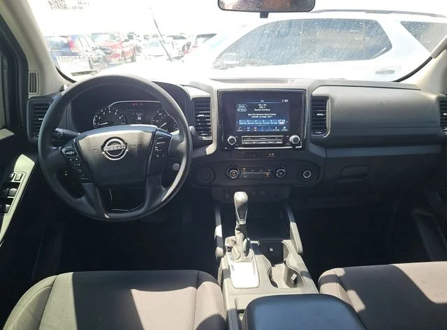 Used 2022 White Nissan S image 7