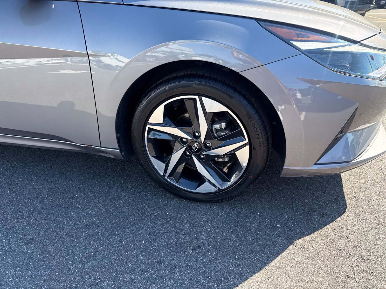Used 2023 Silver Hyundai SEL image 8
