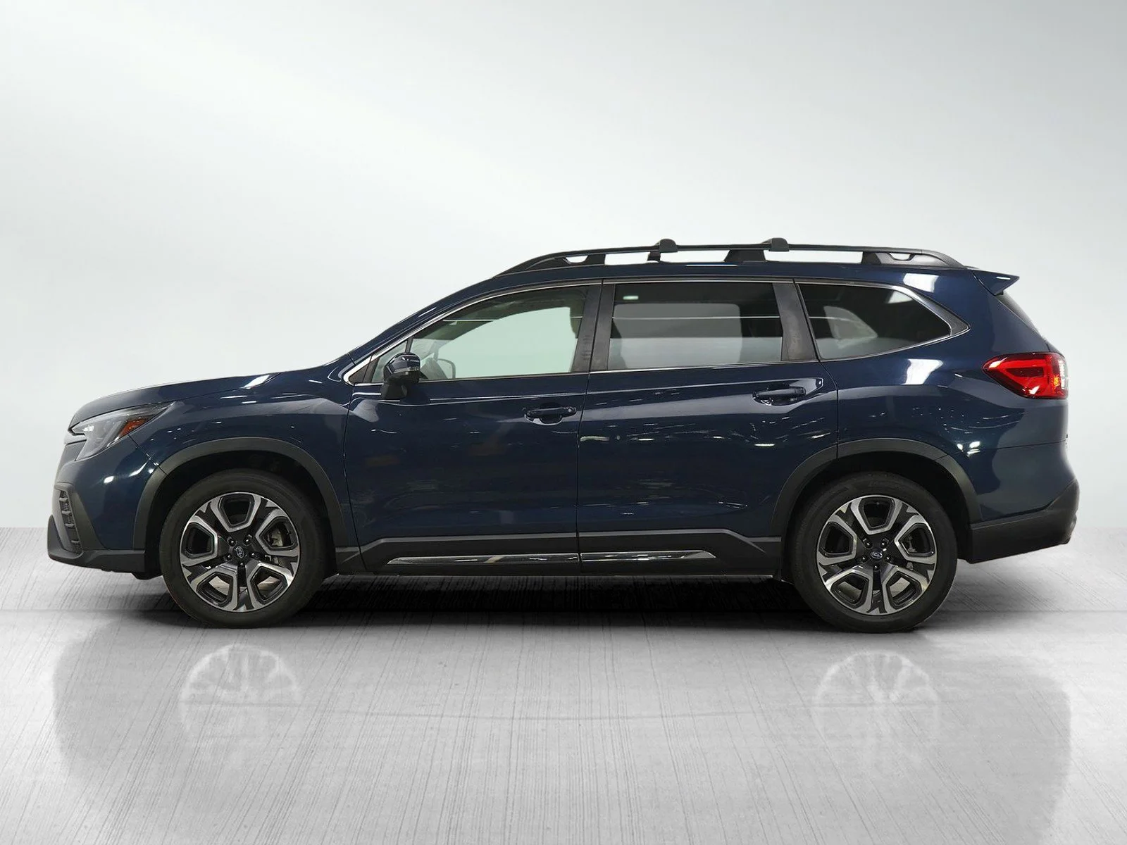Used 2023 Subaru Ascent Limited with VIN 4S4WMAND3P3402714 for sale in Burnsville, Minnesota