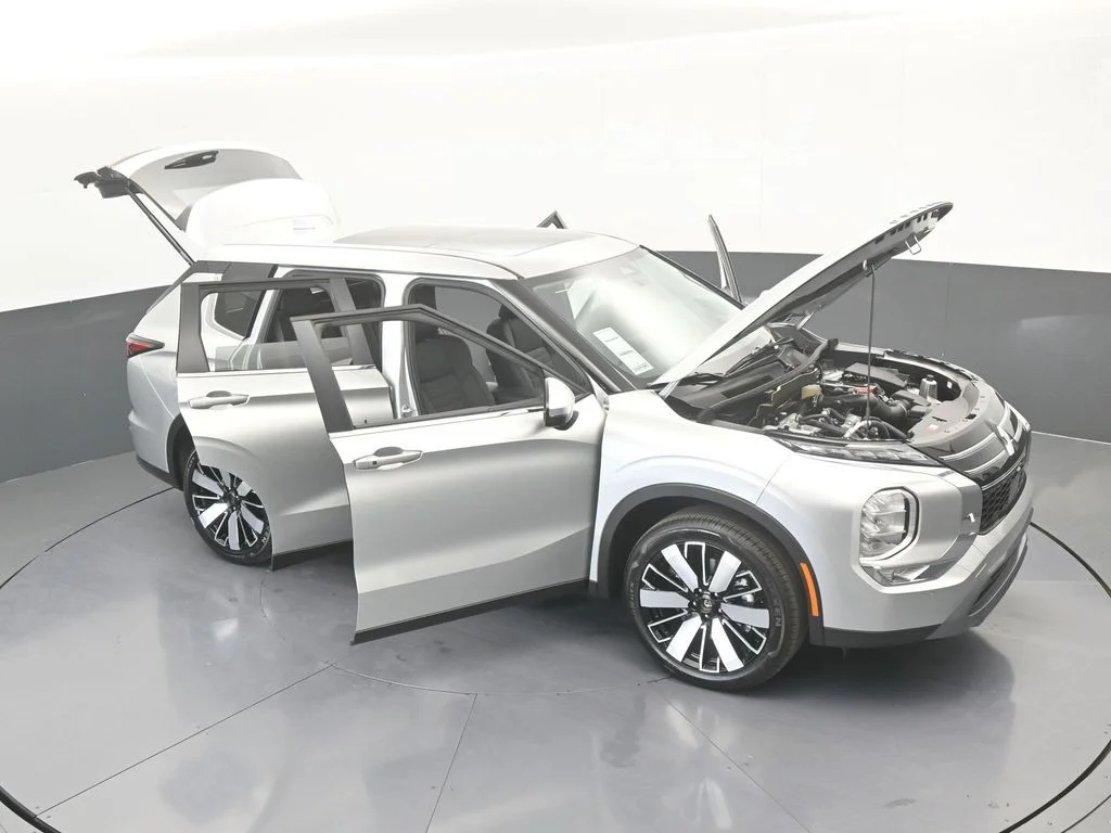 New 2026 Silver Alloy Mitsubishi SE image 71