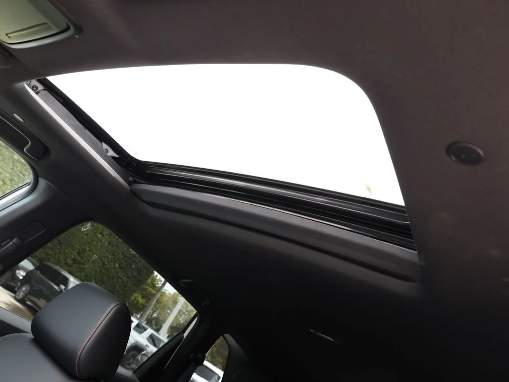 Used 2025 White Honda Sport-L image 16