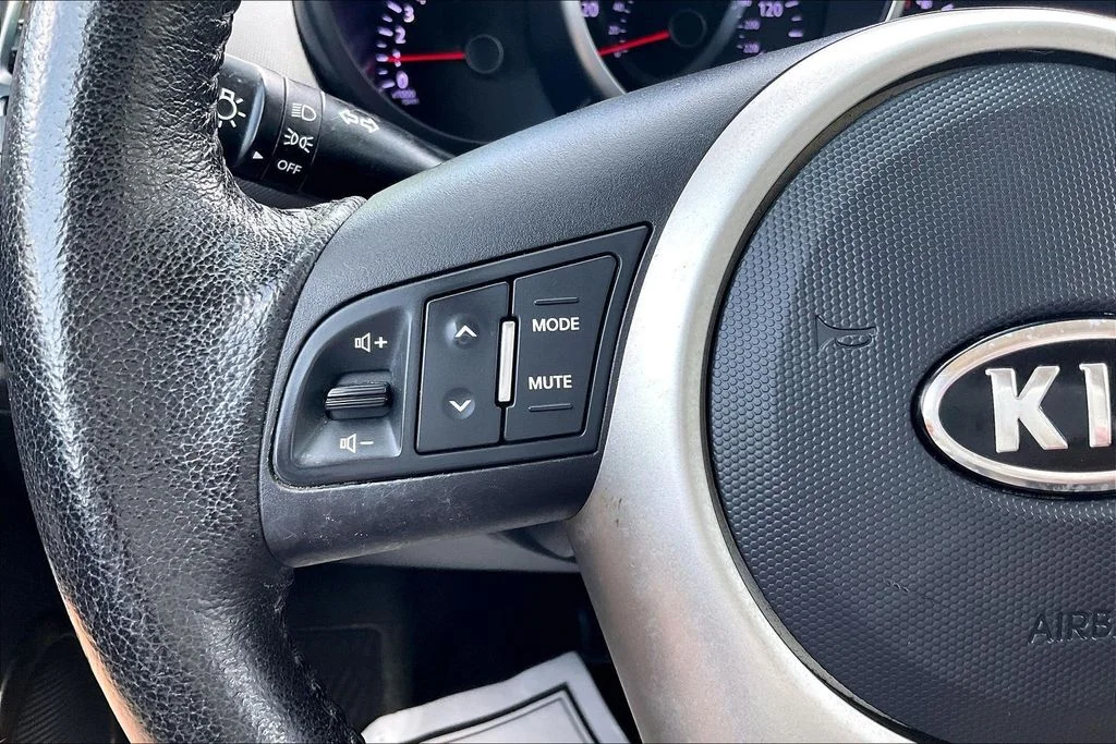Used 2012 Green Kia Plus image 18