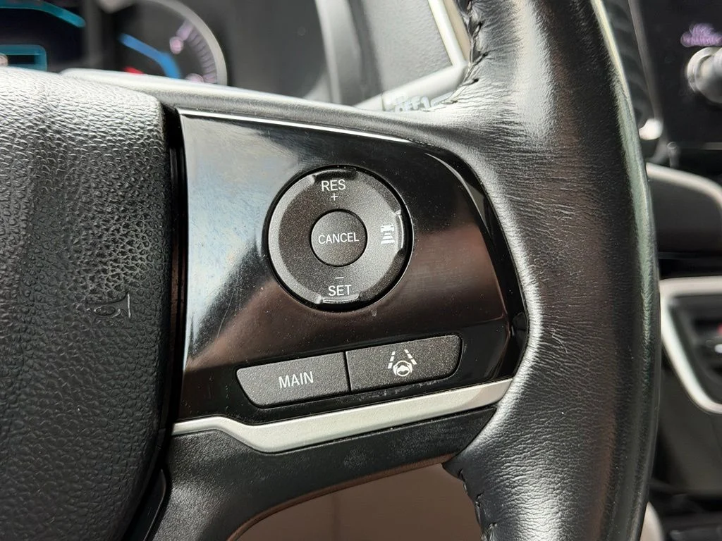 Used 2020 Silver Honda Touring image 19