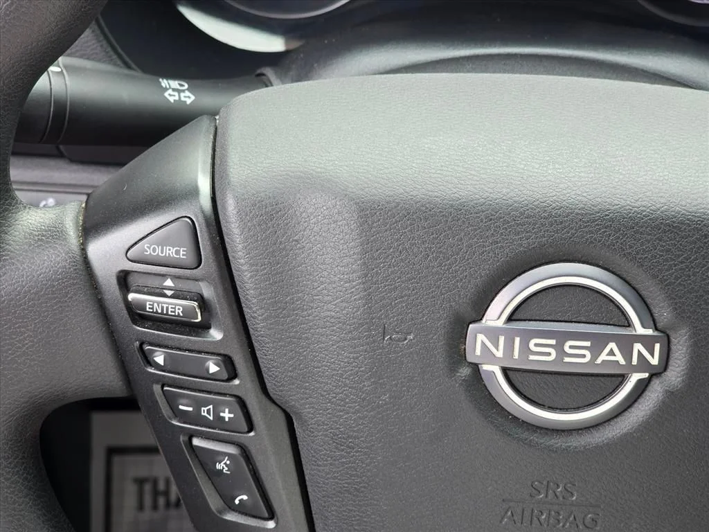 Used 2022 White Nissan S image 15