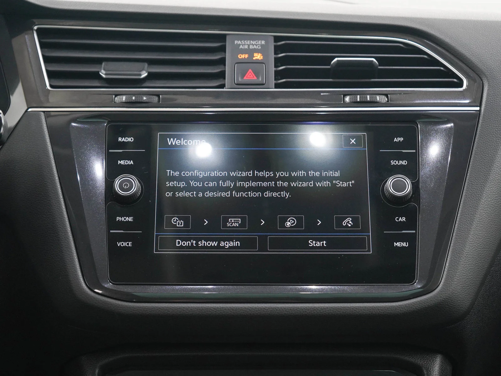 Used 2021  Volkswagen SE image 17