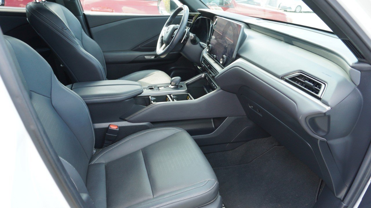 Used 2024 White Lexus TX 350 image 7