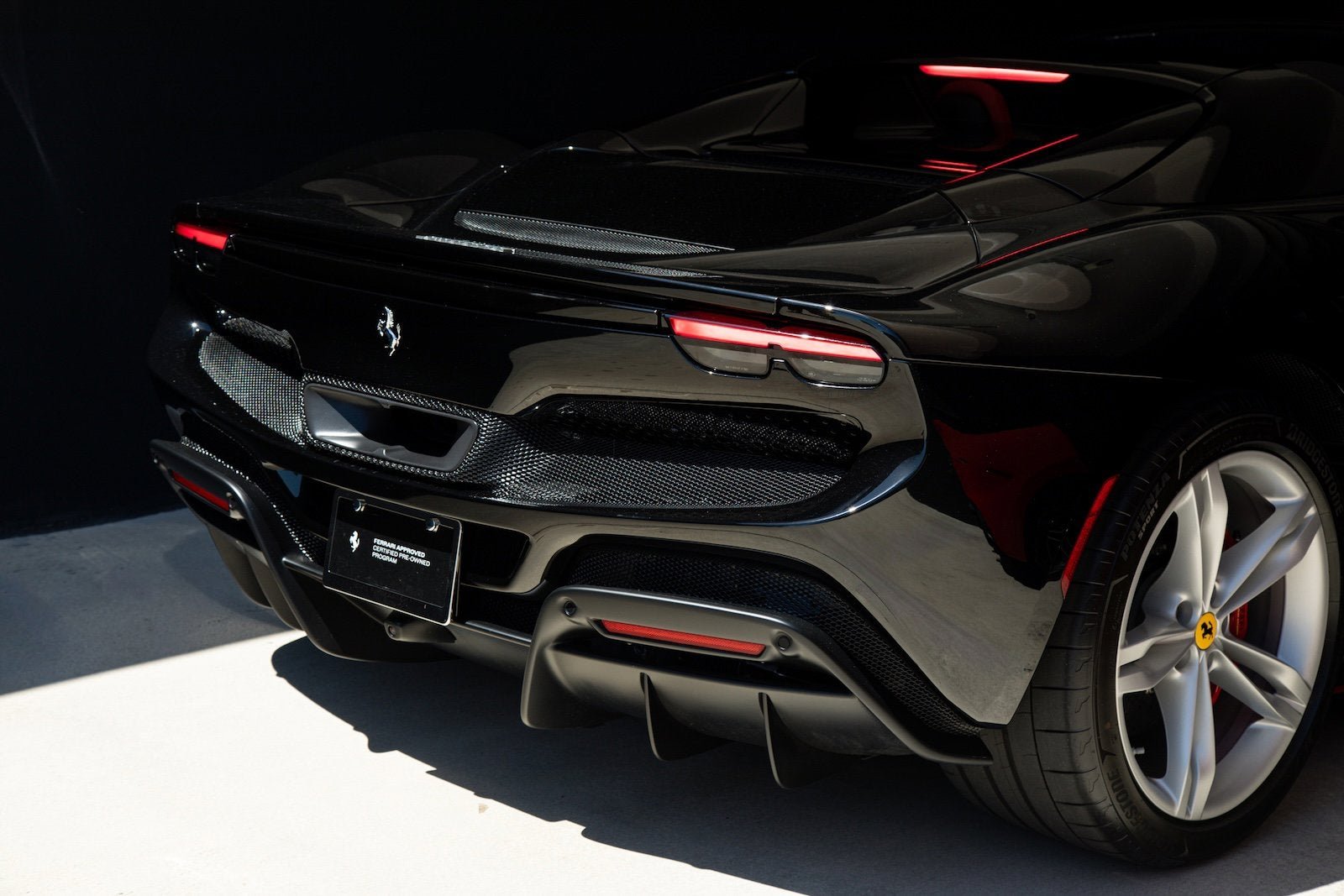 Certified Used 2025 Nero Ferrari  image 18