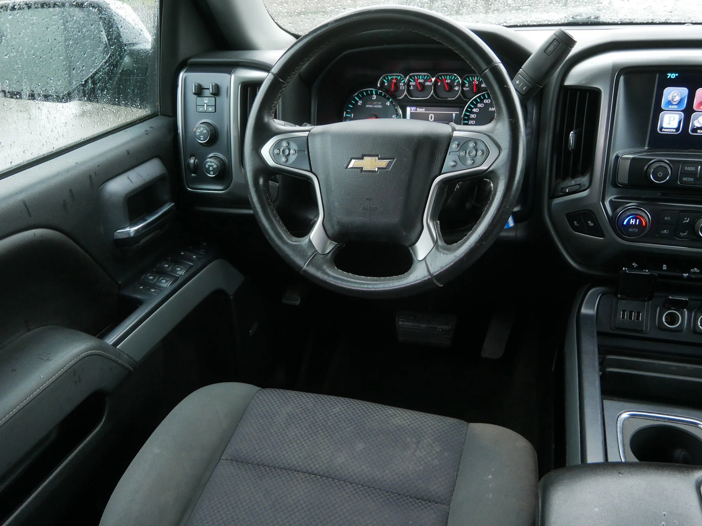 Used 2015 Black Chevrolet LT image 9