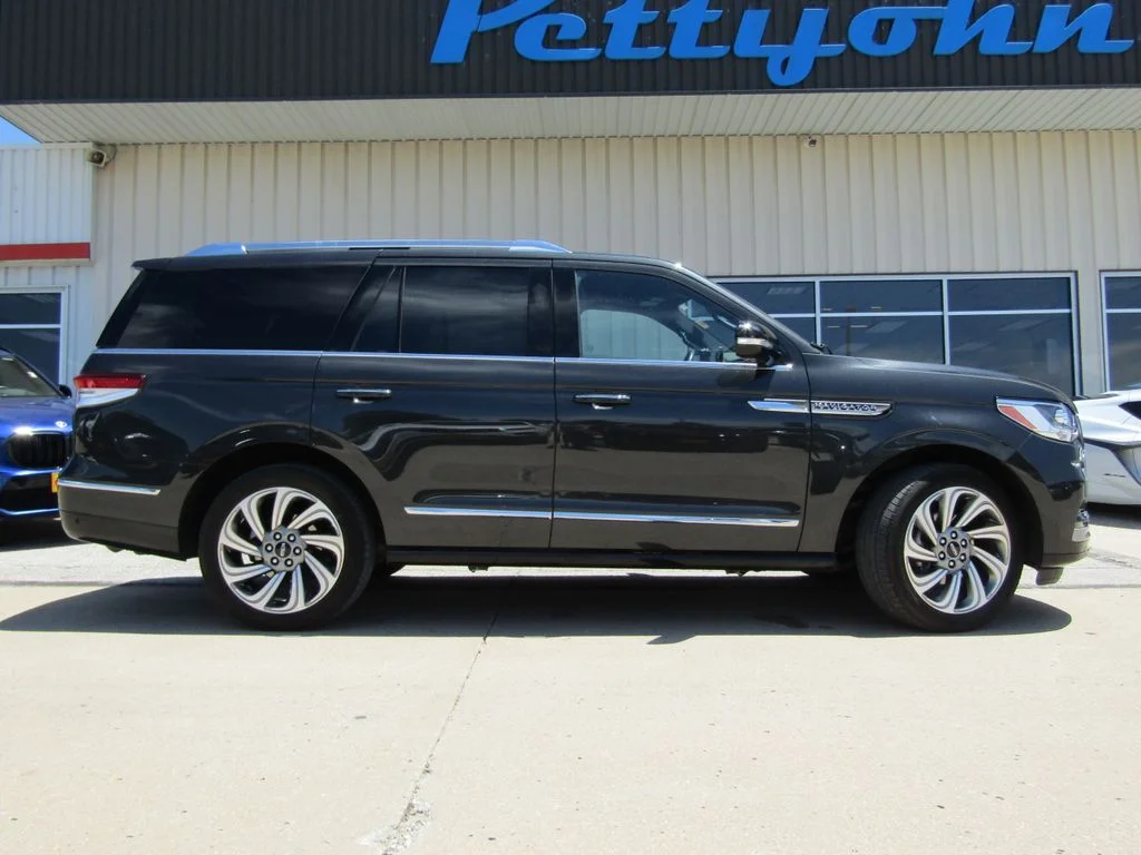 Used 2023 Starlight Lincoln Reserve image 2