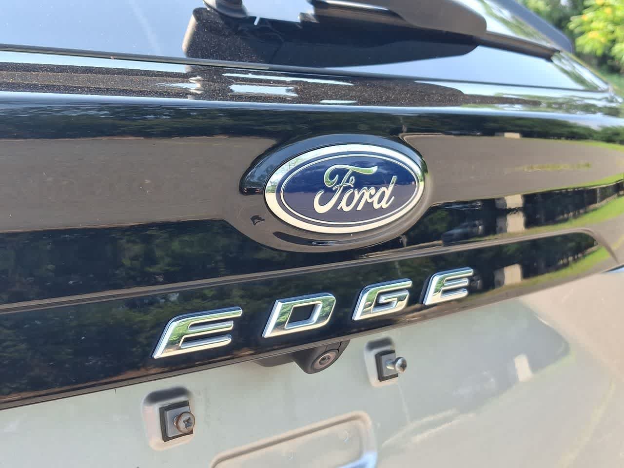 Used 2023 Iconic Silver Metallic Ford SEL image 28