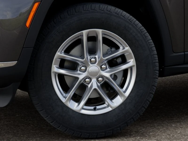 New 2026 Baltic Gray Metallic Clear-Coat Exterior Paint Jeep Laredo X image 4