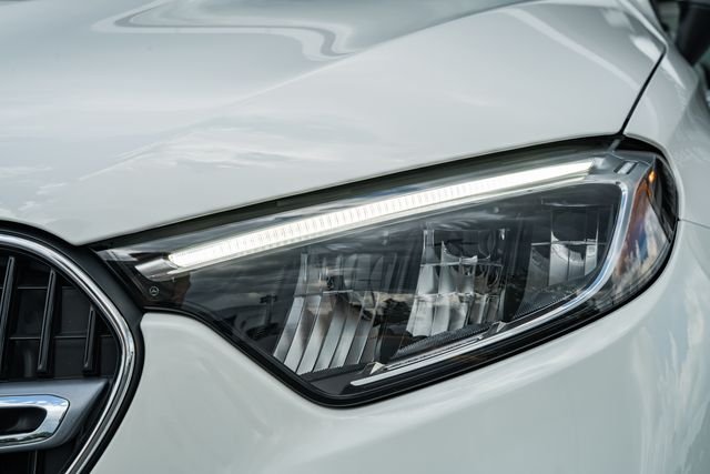 Used 2024 Polar White Mercedes-Benz GLC 300 image 13