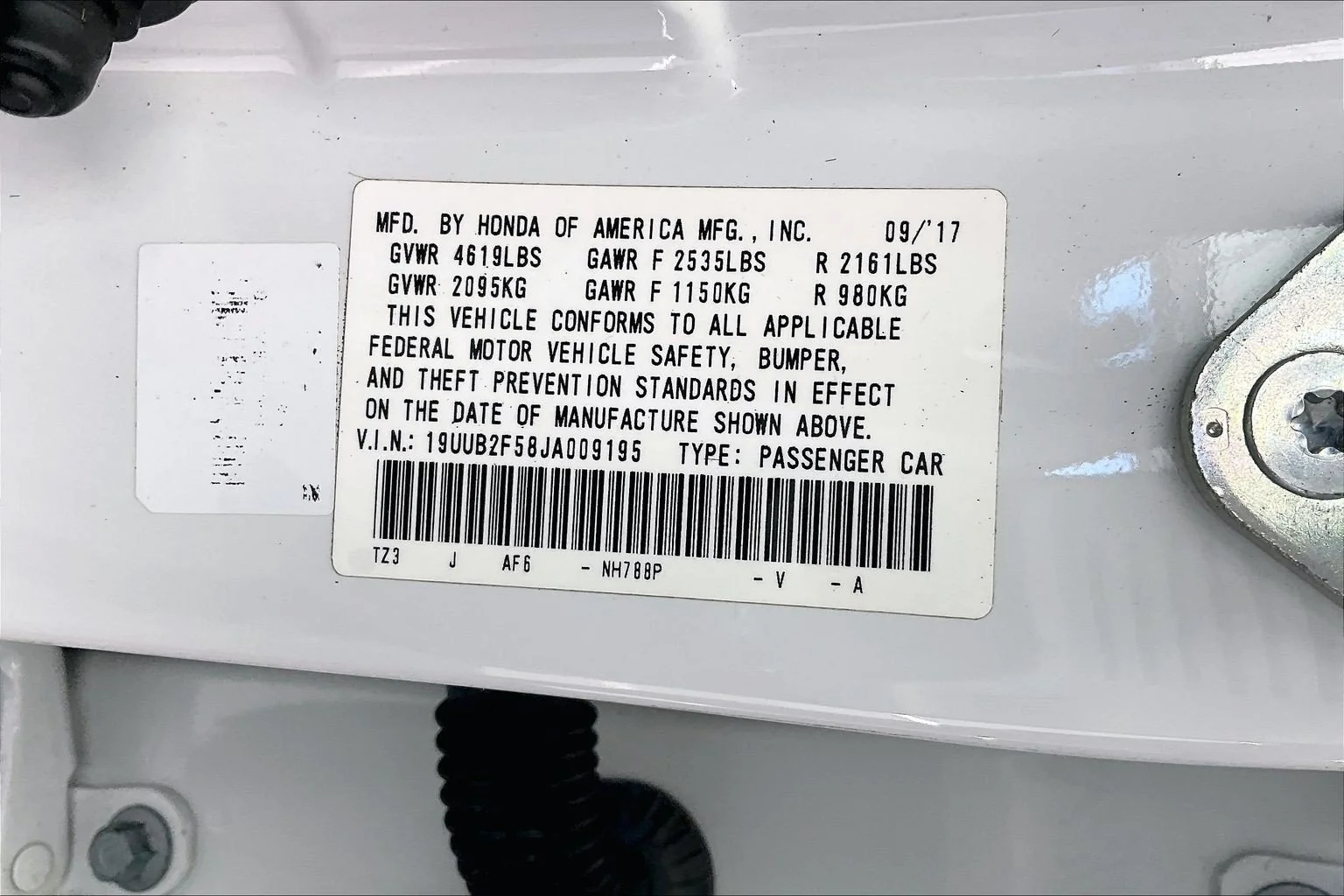 Used 2018 Bellanova White Pearl Acura 3.5L V6 image 33