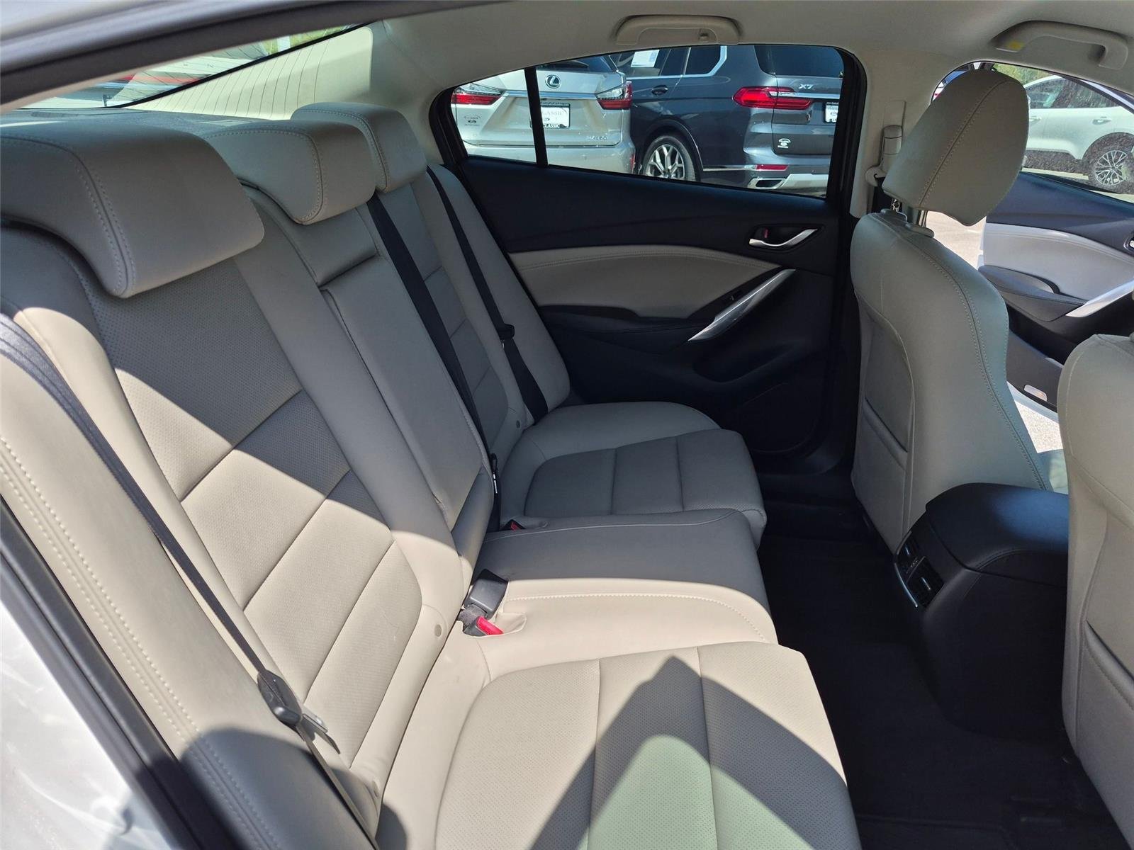 Used 2016 Snowflake White Pearl Mica Mazda i Touring image 28