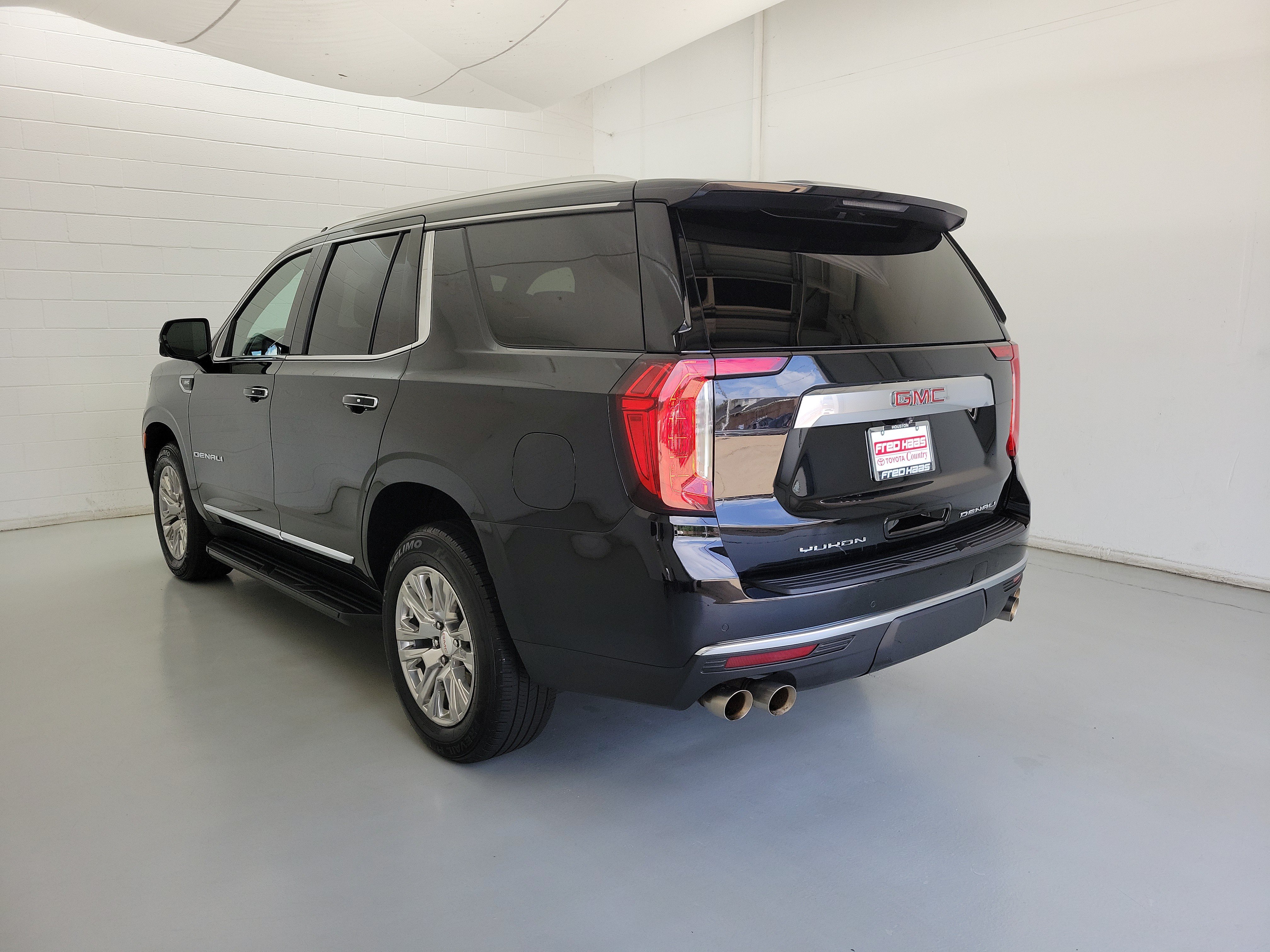 Used 2023 Onyx Black GMC Denali image 7