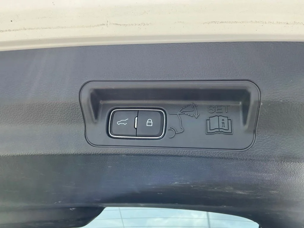Used 2023 White Ford XLT image 34