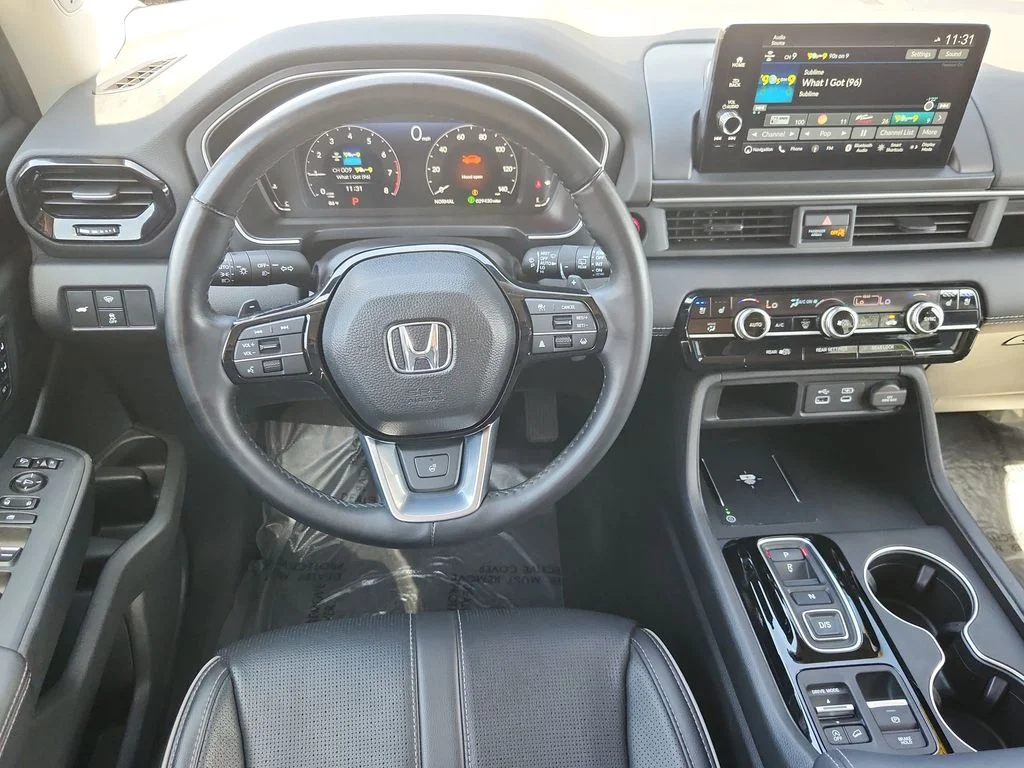 Used 2025 Black Honda Elite image 11