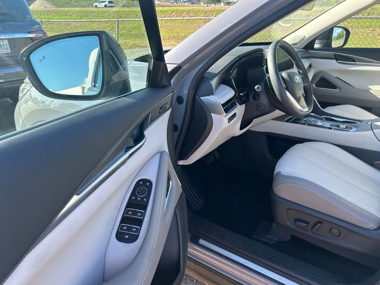 Certified Used 2026 Gray INFINITI LUXE image 33
