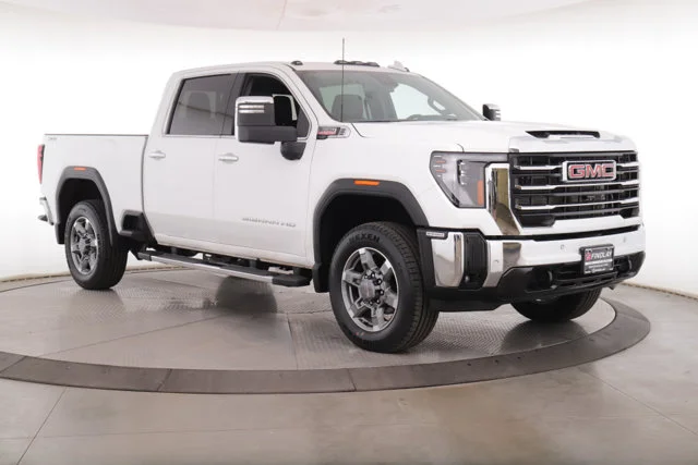 Used 2025 White GMC SLT image 3