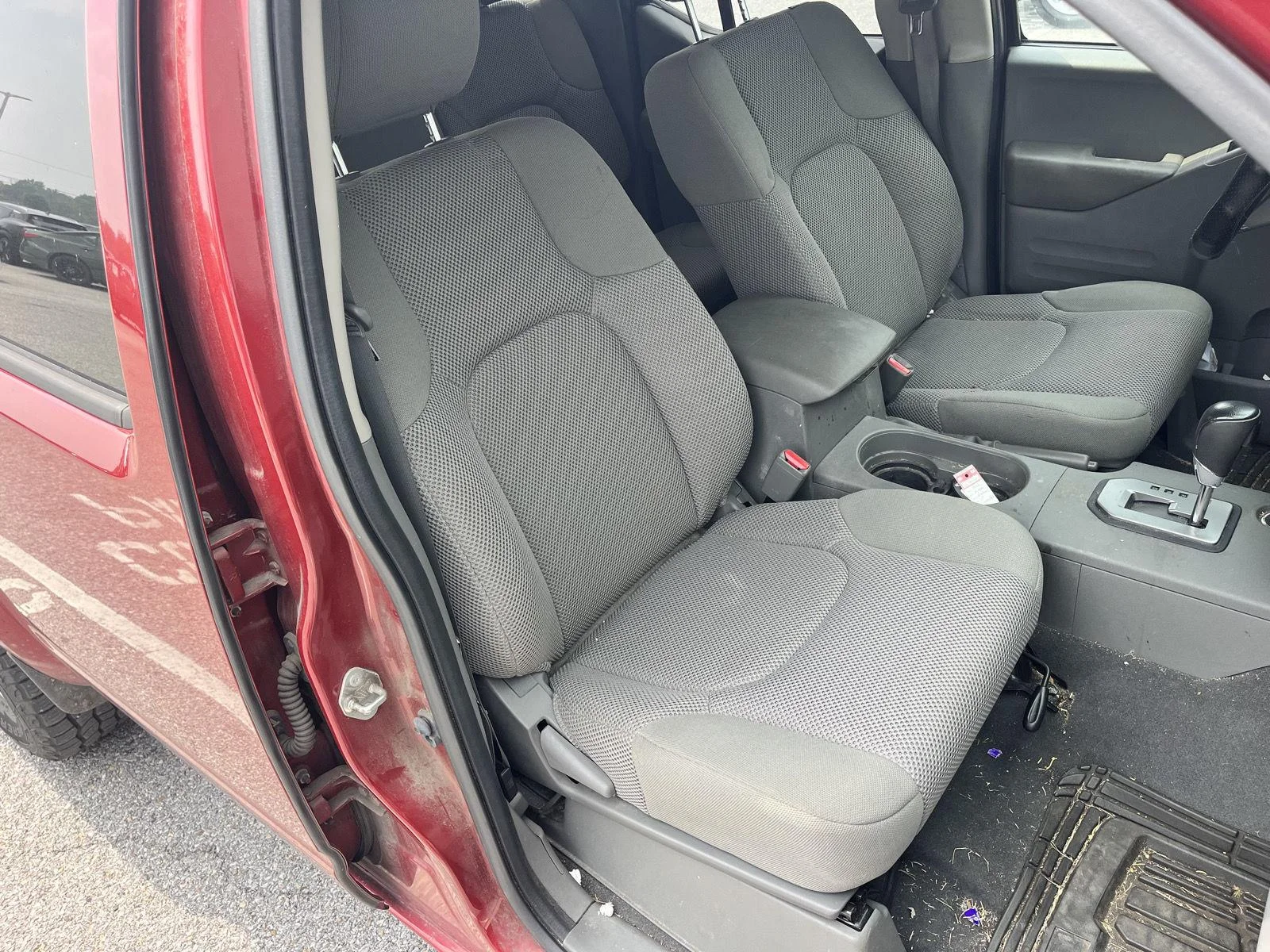 Used 2020 Cayenne Red Metallic Nissan SV image 14