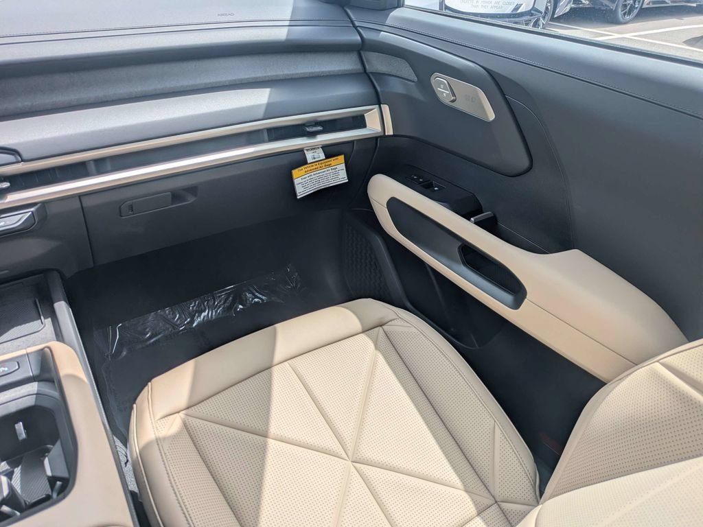 New 2027 Glacial White Kia EX image 19