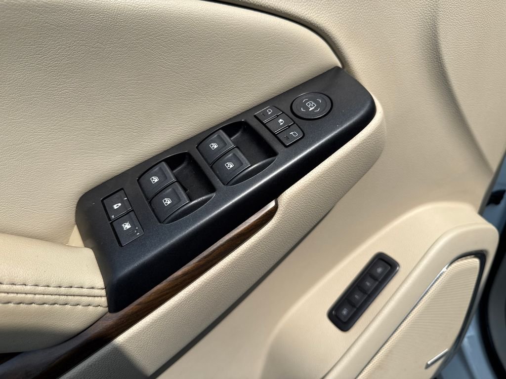 Used 2019 White GMC Denali image 14