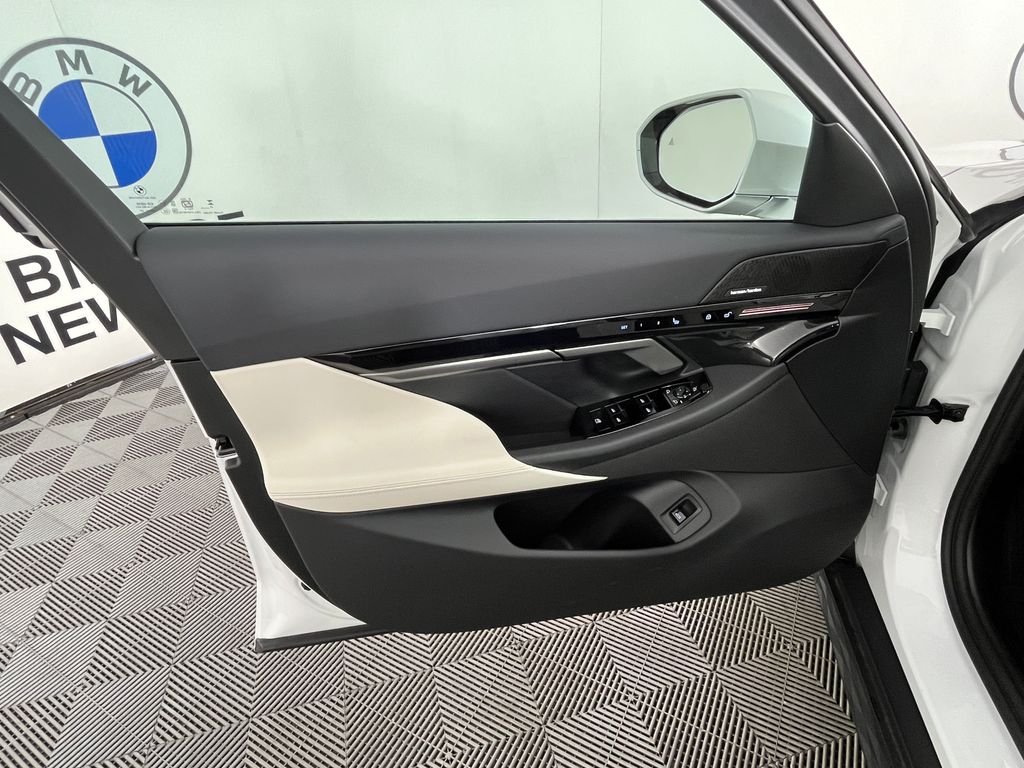 Used 2026 White BMW 530i xDrive image 29