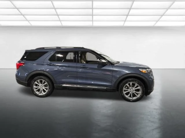 Used 2021 Blue Ford XLT image 3