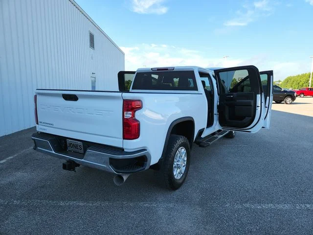 Used 2023 White Chevrolet LT image 18