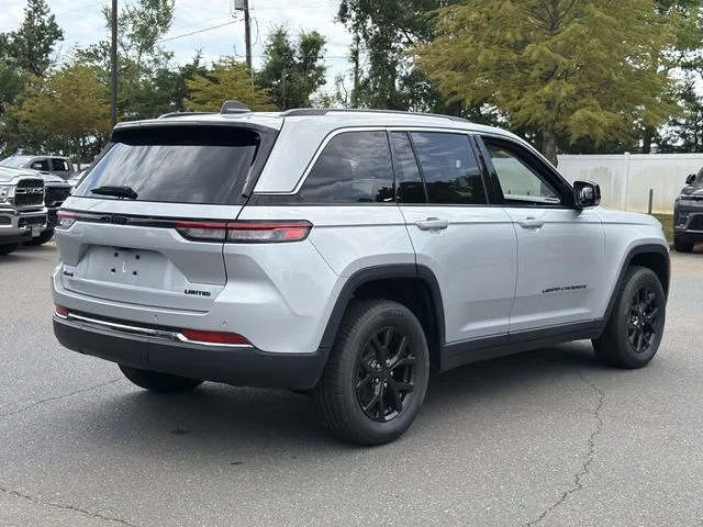 Used 2022 Silver Jeep Limited image 13