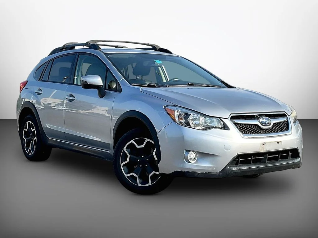 Used 2015 Ice Silver Metallic Subaru 2.0i Limited image 1