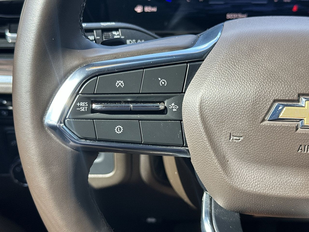 Used 2025 Gray Chevrolet LT image 29