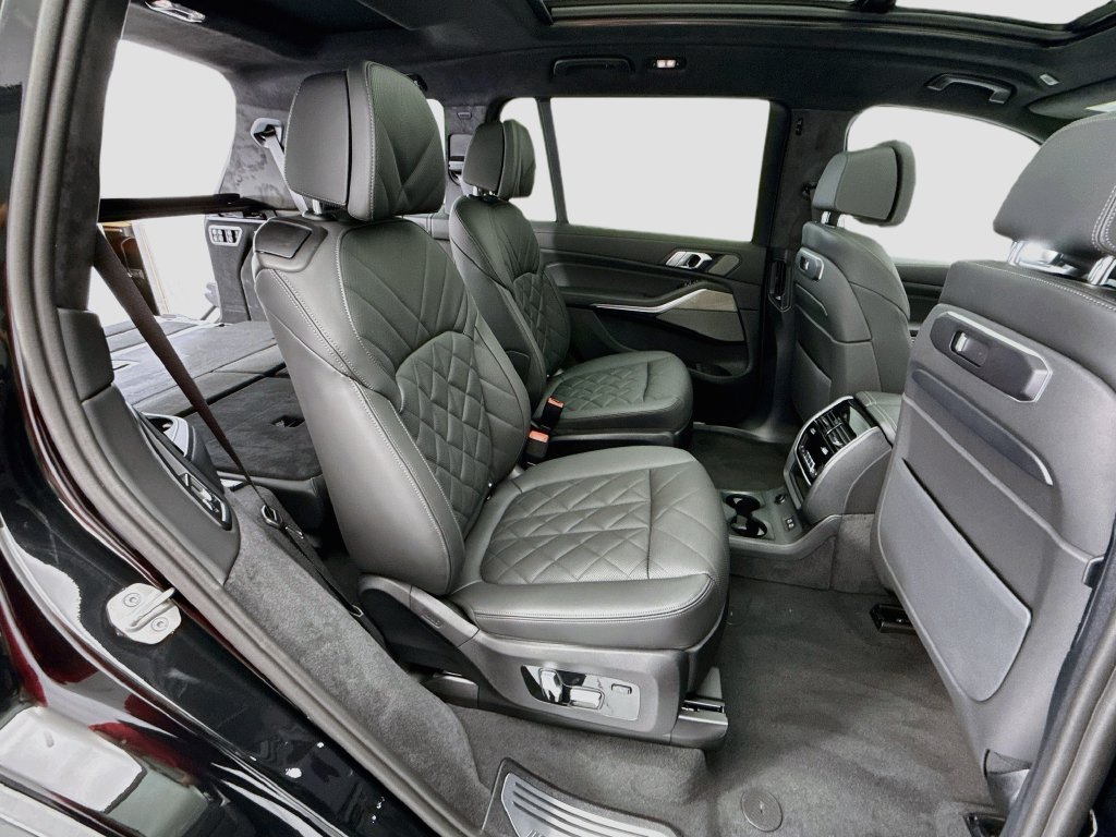 New 2027 Black Sapphire Metallic BMW xDrive40i image 21