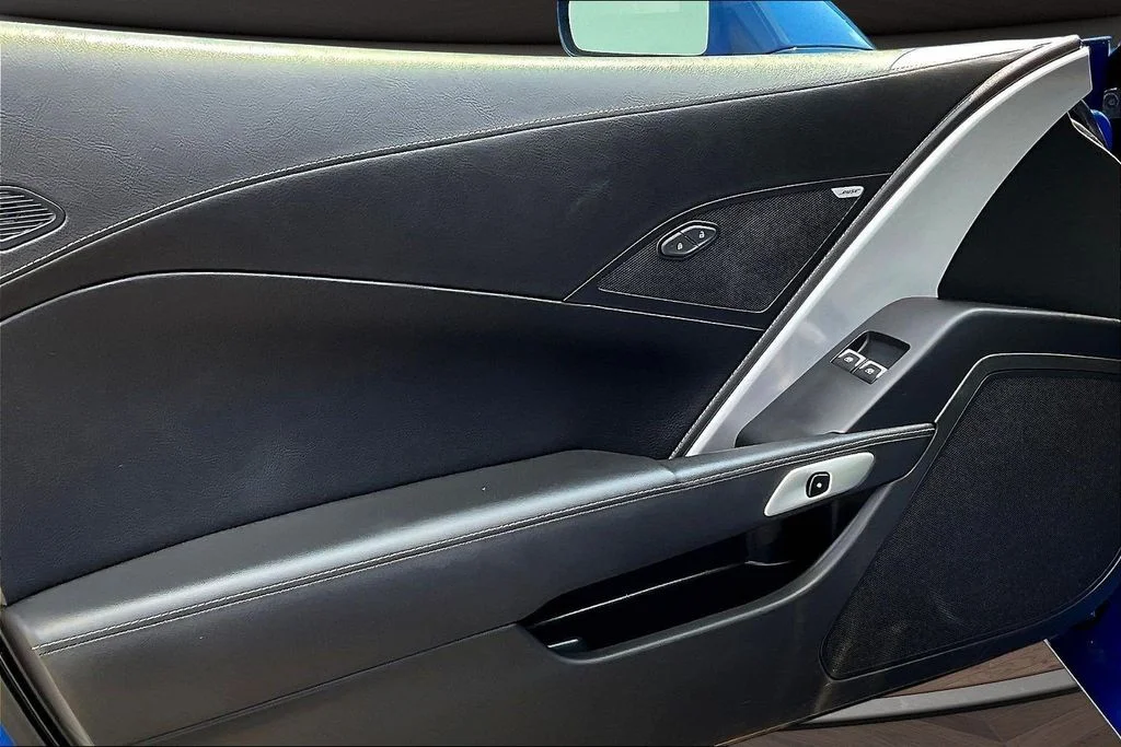 Used 2019 Blue Chevrolet Stingray image 21