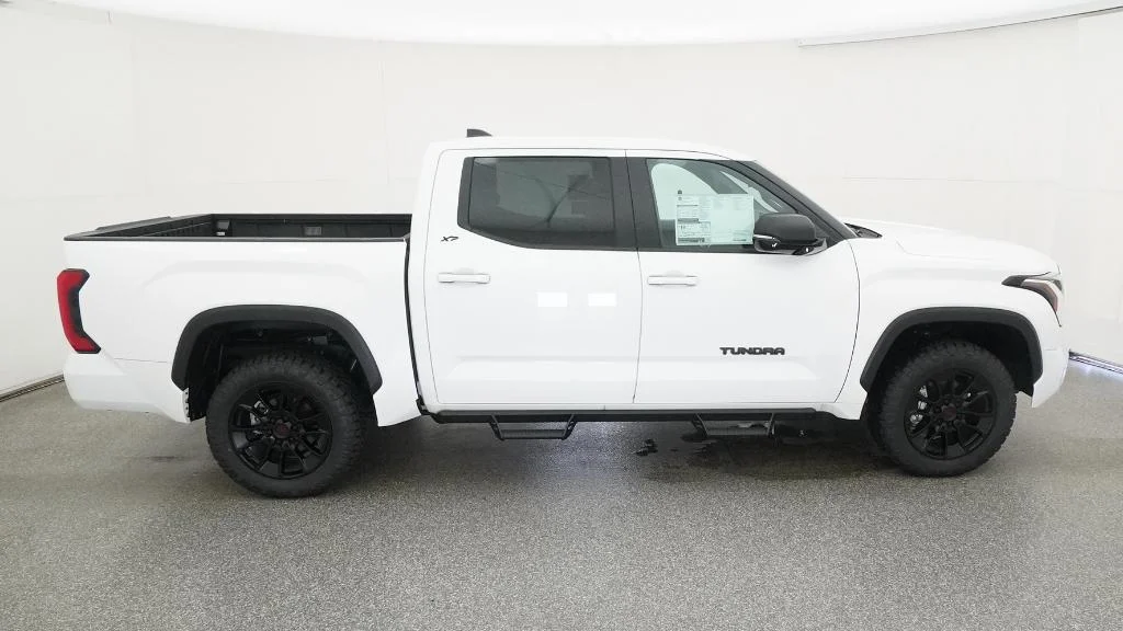 New 2025 Ice Cap Toyota SR5 image 11