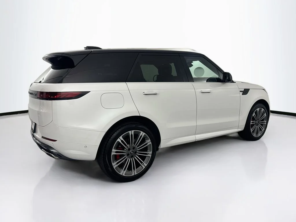Certified Used 2024 White Land Rover Dynamic SE image 5