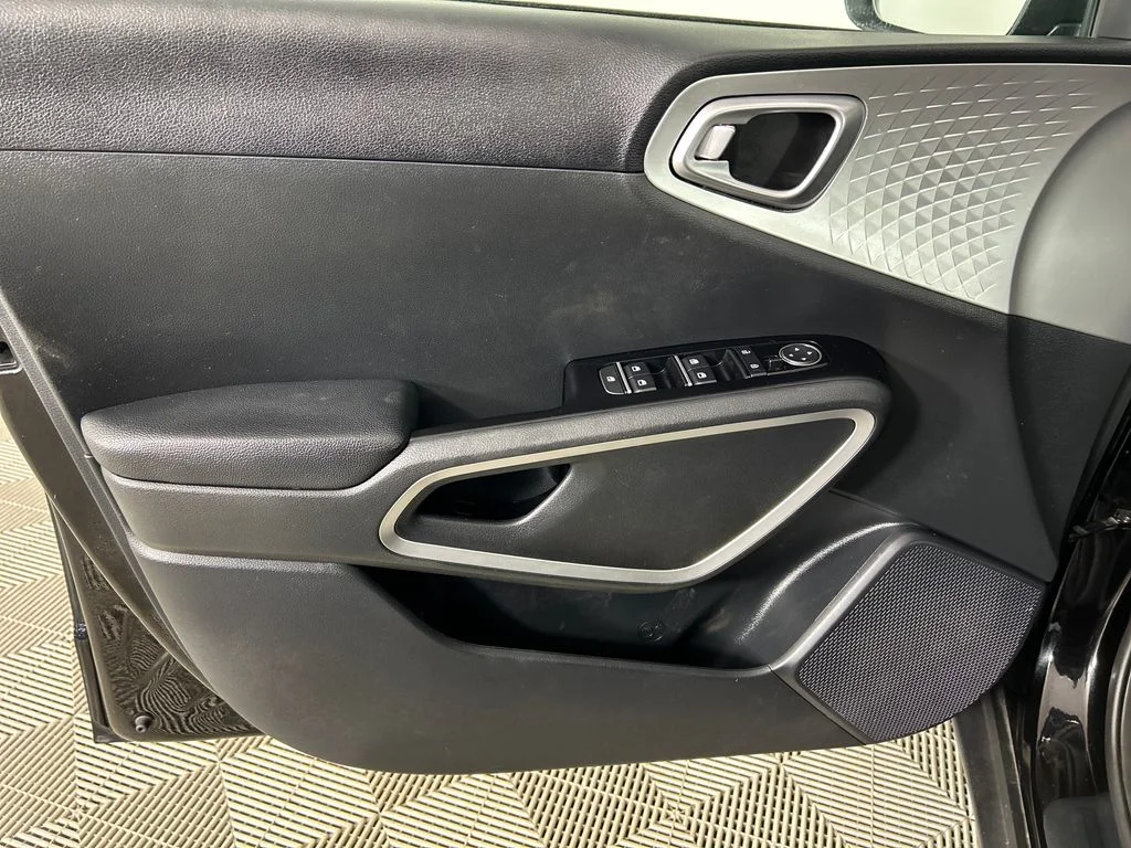 Used 2023 Black Kia LX image 11