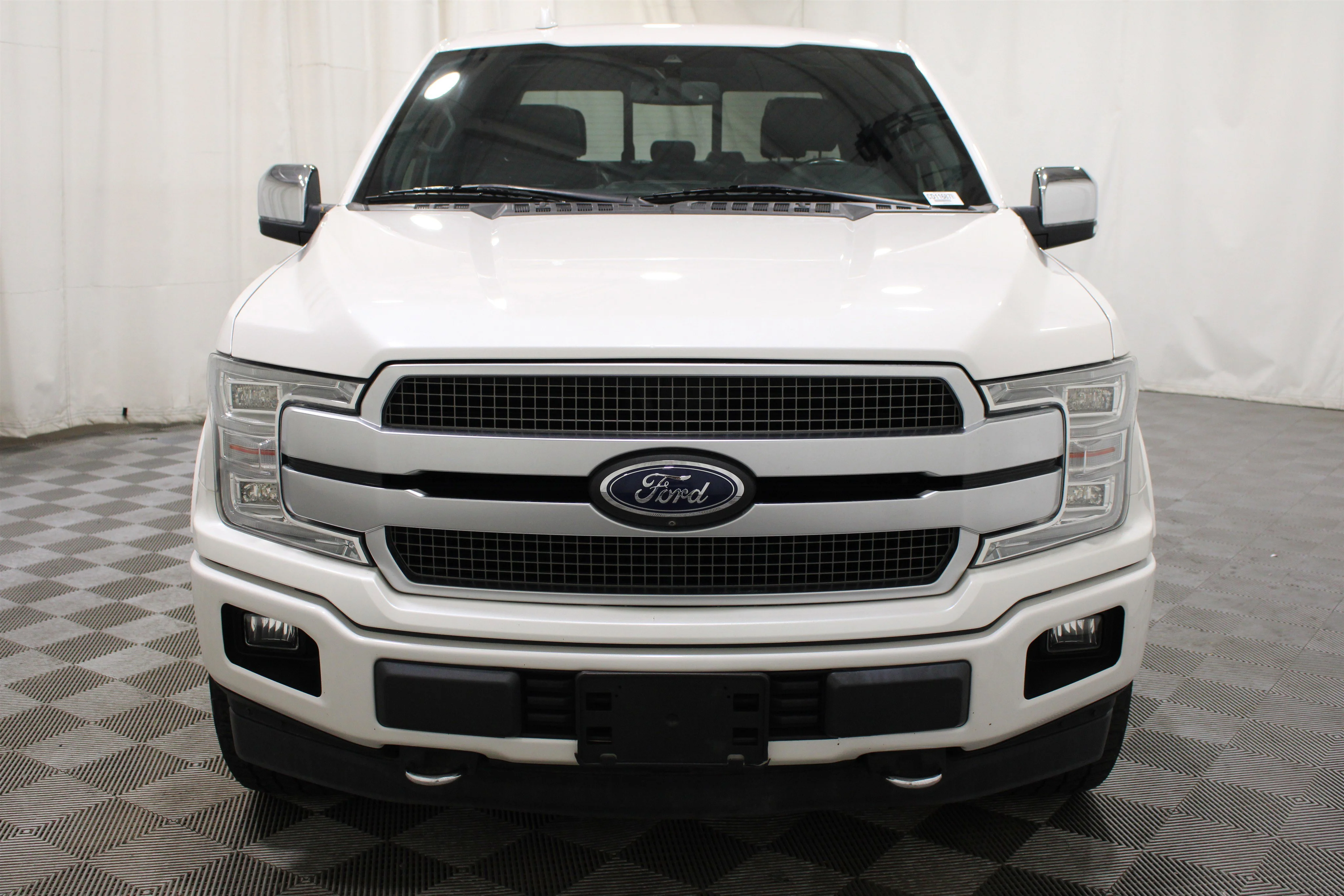 Used 2019 White Platinum Metallic Tri-Coat Ford Platinum image 33