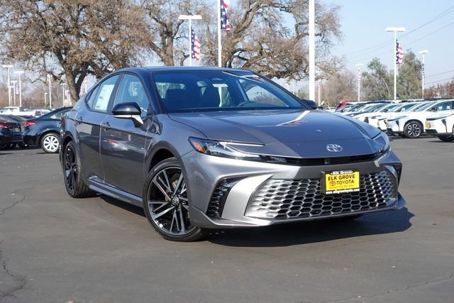 New 2026 Heavy Metal with Midnight Black Metallic roof <sup>1</sup> Toyota  XSE image 2