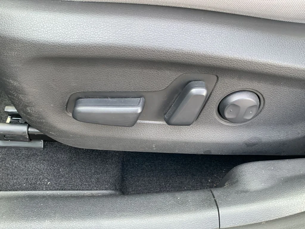 Certified Used 2023 Lunar White Hyundai SEL image 16