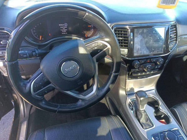 Used 2020 Diamond Black Crystal Pearlcoat Jeep Overland image 5